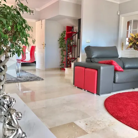 Lägenhet The Elviria Penthouse, *