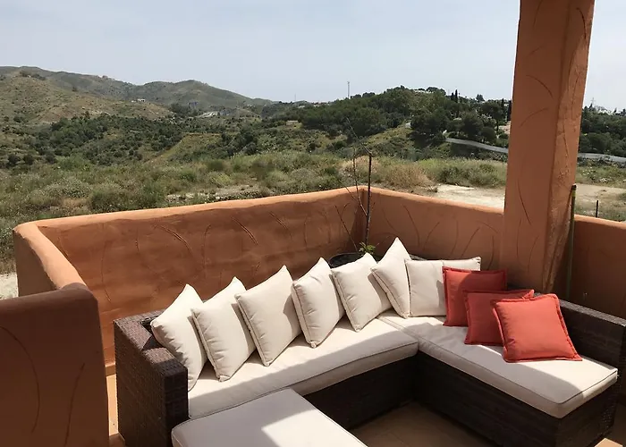 The Elviria Penthouse, アパート *