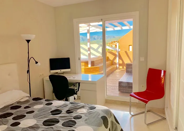 The Elviria Penthouse, アパート マルベーリャ