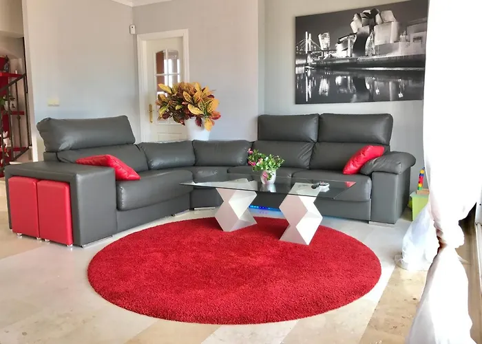 The Elviria Penthouse, アパート