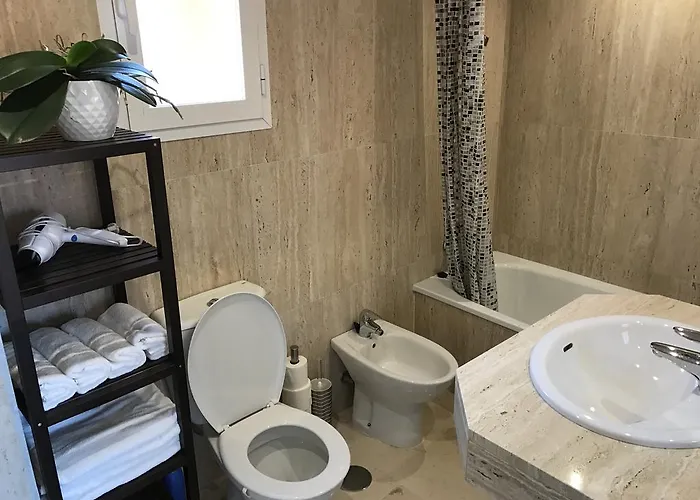 The Elviria Penthouse, 아파트