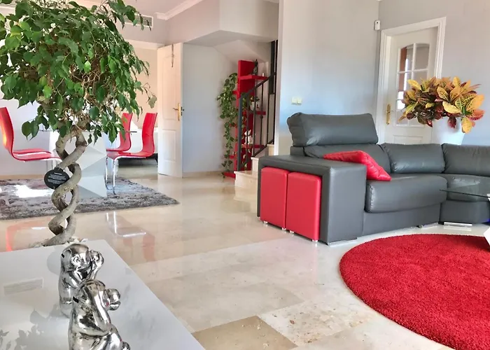 아파트 The Elviria Penthouse, *